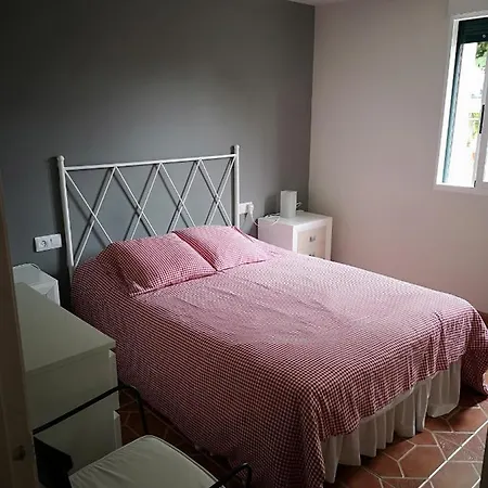 Casa Con Jardin En Del Morrazo, Longan 65 Holiday home Cangas do Morrazo